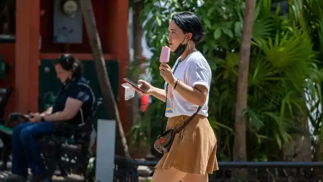 El termómetro de temperatura continuará alto este miércoles con probabilidad de lluvia