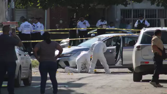 Se llegaron a contar entre 28 y 36 impactos de bala de diferentes calibres en el vehículo