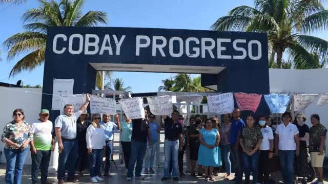 La entrada al Cobay de Progreso fue bloqueada este jueves