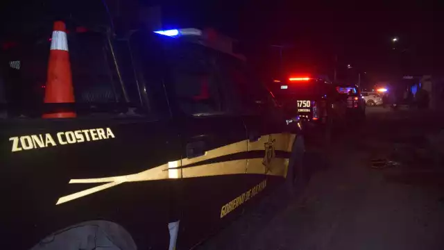 Uno de los hombres tuvo que recibir atención médica