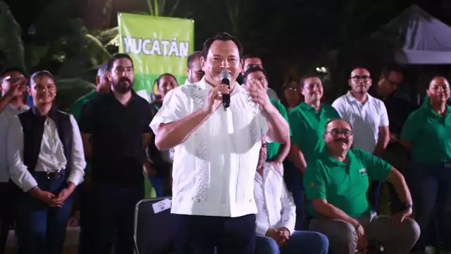 Joaquín Díaz Mena se mantiene fuerte en la encuesta de Morena