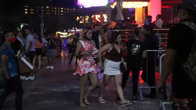 Los visitantes no se preocupan por la posible tercera ola de contagios