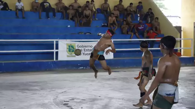 Los encuentros se disputan con dos tiempos de 13 minutos cada uno, con un receso de siete minutos al medio tiempo