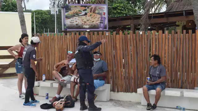 Los marineros aseguran que nunca piden caridad, ni hostigan a turistas