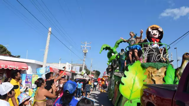 Continúa la fiesta del carnaval en las costas yucatecas con el Carnaval de Chelem