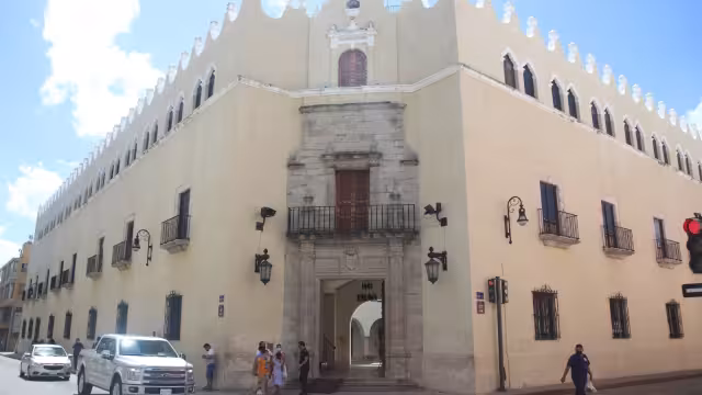 Los cuatro aspirantes dialogaron con José de Jesús Williams para firmar acuerdos sobre el desarrollaro de la contienda para conseguir los votos