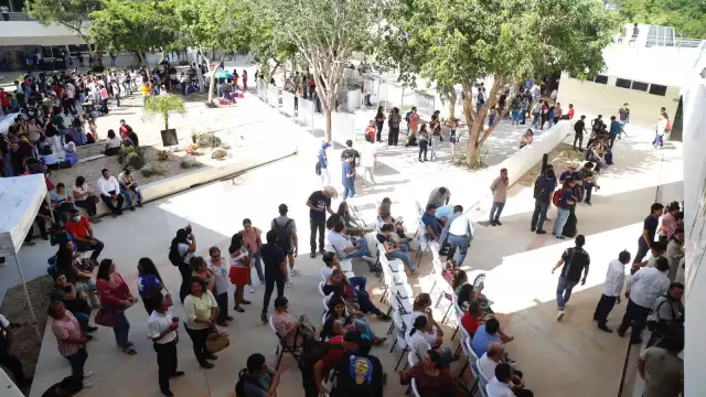 Son más de tres mil alumnos los que ahora tomarán clases en la FCA de la UADY