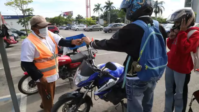 Los mismos 'viene, viene' aseguran que los administradores de las plazas comerciales están enterados del problema