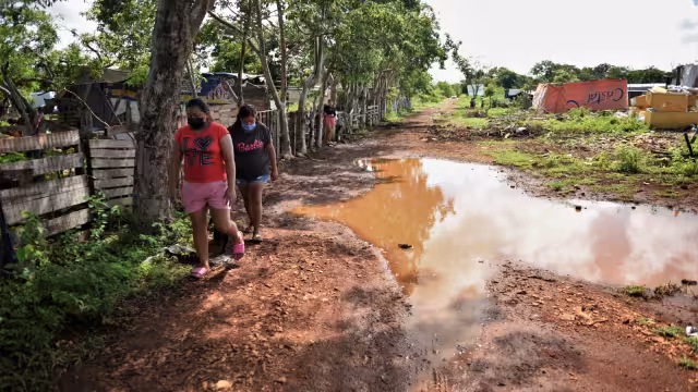 Asentamientos, donde no cuentan con infraestructura pública, reclaman que autoridades municipales no les ofrecen ayuda