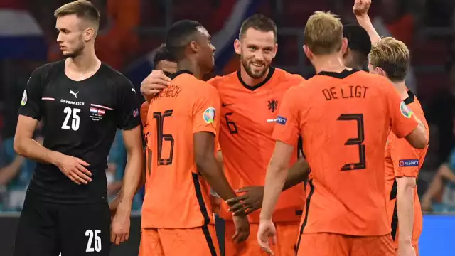 Holanda sumó su séptima victoria al hilo frente a Austria