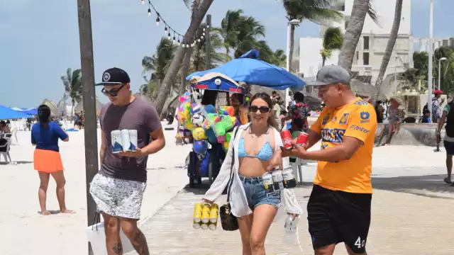 El número de turistas no es el esperado en el puerto