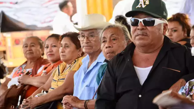 El gobernador Mauricio Vila acompaña a Adán Augusto López, secretario de Gobernación, en Izamal, Yucatán
