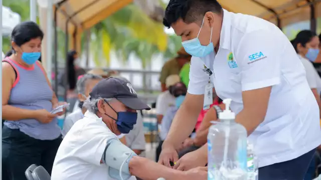 Los abuelitos asistieron a ser vacunados contra el COVID-19