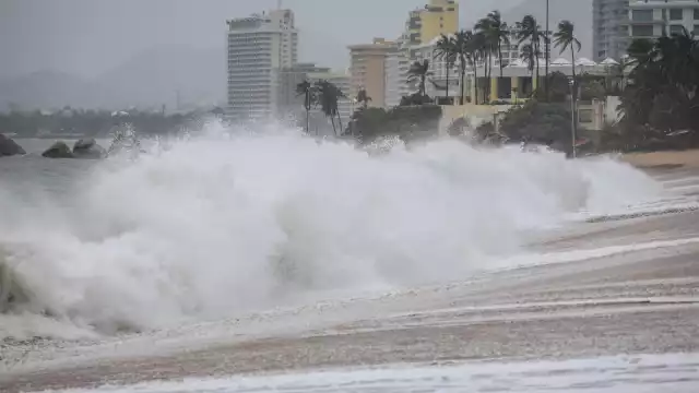 La Tormenta Tropical tomó fuerza en su paso por el Pacífico mexicano, informó la Conagua