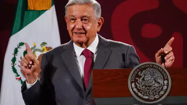 AMLO explicó que podría tratarse de alguna sustancia en el agua, sin embargo, aseguró que no se trata de algo peligroso para la población