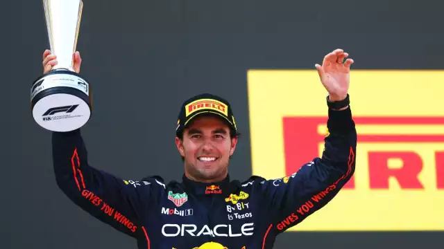 Sergio 'Checo' Pérez compite con Lewis Hamilton por el subcampeonato de pilotos