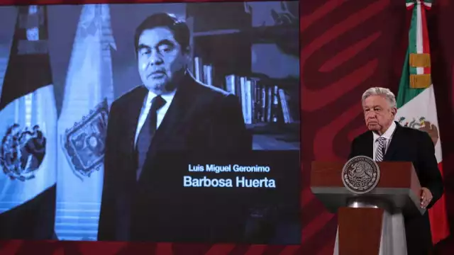 AMLO inició su conferencia mañanera lamentando el fallecimiento de Miguel Barbosa