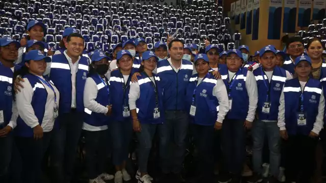 El personal que recorrerá a las comunidades está integrado por hombres y mujeres, entre los que destacan mayahablantes