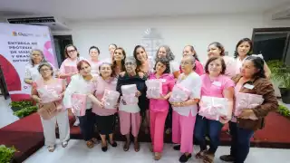 Mujeres sobrevivientes de cáncer reciben prótesis en Chetumal