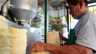 En algunos locales se vende hasta en 28 pesos, lo que genera la inconformidad de la población.