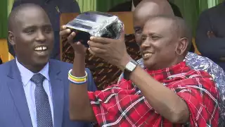 Saninu Laizer se volvió millonario de la noche a la mañana (AP)