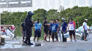 Una de las víctimas se encuentra en estado crítico tras ser atacado en el muelle