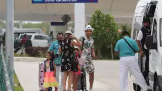 Exhortaron a 12 turistas a usar el cubrebocas