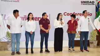 Jamile Moguel arremetió contra Eliseo Fernández al tomar el micrófono