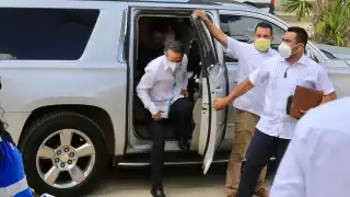 El mandatario recibió reclamos por la inseguridad en Cancún y el problema de la recoja de basura en Villas Otoch Paraíso