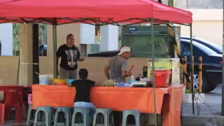 En Cancún, los precios de la canasta básica y de la gasolina son más altos; y las jornadas, más largas