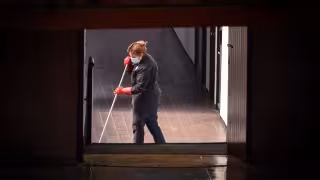 Empleada de limpieza contratado bajo el esquema de outsourcing