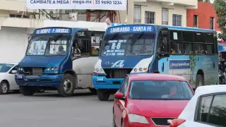 Se mantienen cerradas cerca de 600 rutas de transporte público en Cancún