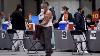 CDMX inicia refuerzo contra COVID-19 para 40 a 49 años;