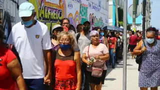 Los casos positivos aumentan a 115, 502 en Quintana Roo