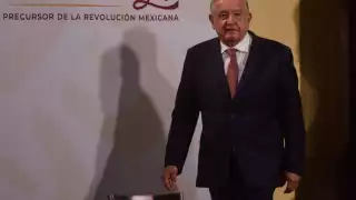 El mandatario explicó que en total se busca rehabilitar y construir alrededor de 2,700 kilómetros de vías férreas en el país