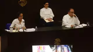 Titulares de las secretarías de Fomento Económico y Trabajo y de Fomento Turístico comparecen en e Congreso de Yucatán