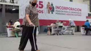 A partir de los 65 años podrán recibir la pensión Bienestar. Foto: Cuartoscuro