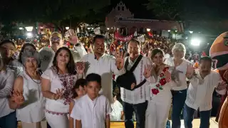 Una ola guinda inundó las calles de Valladolid, Tizimín y Temozón.