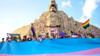 Durante, la manifestación se recordó, que cada 17 de mayo se conmemora la eliminación de la homosexualidad de la lista de enfermedades mentales