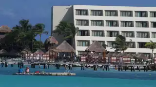 El conflicto, al traspasar las fronteras, podría frenar las inversiones en todo el Caribe Mexicano