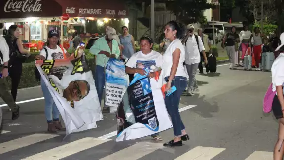Aseguran que las madres ya han sufrido mucho con las simulaciones de las autoridades; exigen un cambio de fondo Aseguran que las madres ya han sufrido mucho con las simulaciones de las autoridades; exigen un cambio de fondo