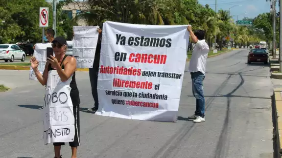 Conductores de Uber esperan una pronta resolución Conductores de Uber esperan una pronta resolución