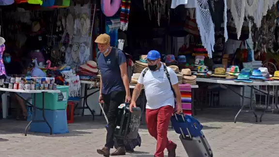 Algunos cancuneses indicaron que relajarán las medidas contra el COVID, pues ya tiene el esquema de vacunación completo
