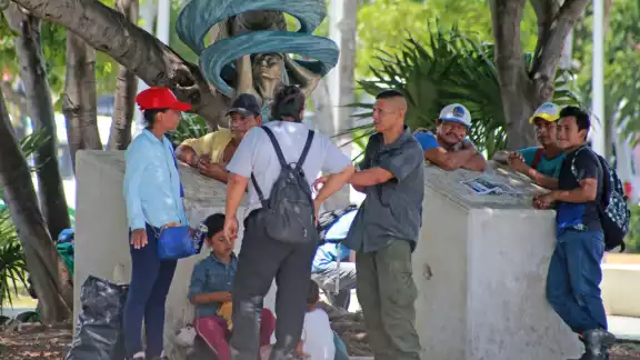 Quintana Roo fue el Estado de la península que tuvo mayor retroceso en empleos formales, pues Yucatán avanzó positivamente un 4.3 por ciento y Campeche con 0.7 puntos porcentuales Quintana Roo fue el Estado de la península que tuvo mayor retroceso en empleos formales, pues Yucatán avanzó positivamente un 4.3 por ciento y Campeche con 0.7 puntos porcentuales