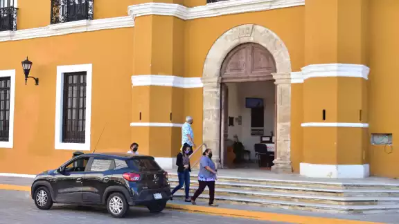 Biby Rabelo enfrenta 19 demandas laborales por despidos del Ayuntamiento de Campeche durante la administración de Eliseo Fernández Biby Rabelo enfrenta 19 demandas laborales por despidos del Ayuntamiento de Campeche durante la administración de Eliseo Fernández