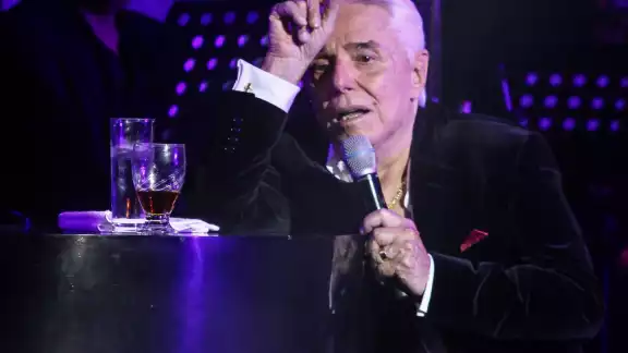 Enrique Guzmán habló de la demanda en contra de su nieta. Enrique Guzmán habló de la demanda en contra de su nieta.
