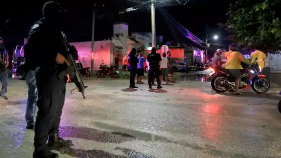 Pequeños comerciantes priorizan su seguridad a crecer su negocio, ante los elevados casos de violencia, por lo que optan por los bazares para vender sus productos