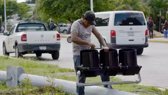 Los del cruce de las avenidas Andrés Q. Roo y Comalcalco están fuera de servicio.