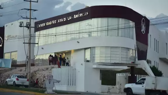 La propia institución emitió a los correos personales de los alumnos el documento “carta compromiso” donde asegura que los muchachos asistirán por decisión propia La propia institución emitió a los correos personales de los alumnos el documento “carta compromiso” donde asegura que los muchachos asistirán por decisión propia