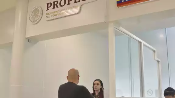 Los problemas más comunes de los usuarios son las cancelaciones y la sobreventa.
Viva Aerobus y Volaris
Los problemas más comunes de los usuarios son las cancelaciones y la sobreventa.
Viva Aerobus y Volaris